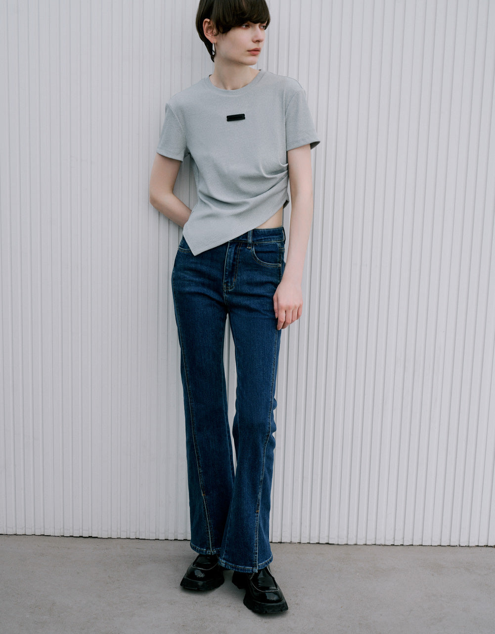 Asymmetric Label Décor T-Shirt