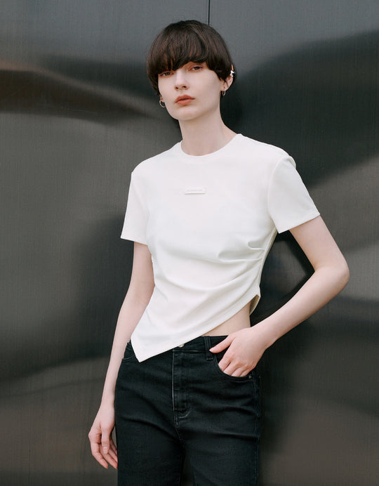 Asymmetric Label Décor T-Shirt