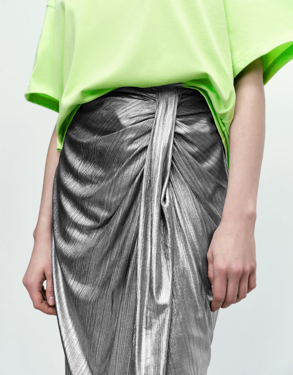 Metallic Ruched Straight Skirt