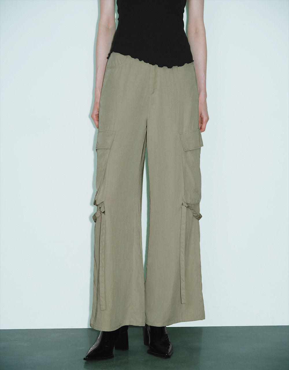 Multi-Pocket Wide-Leg Pants