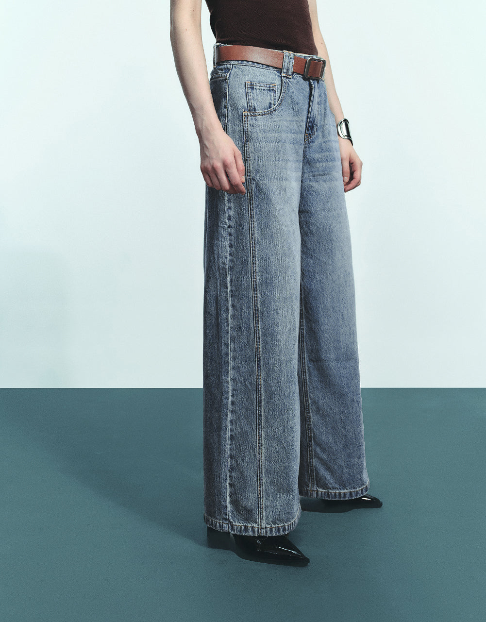 Wide-Leg Jeans