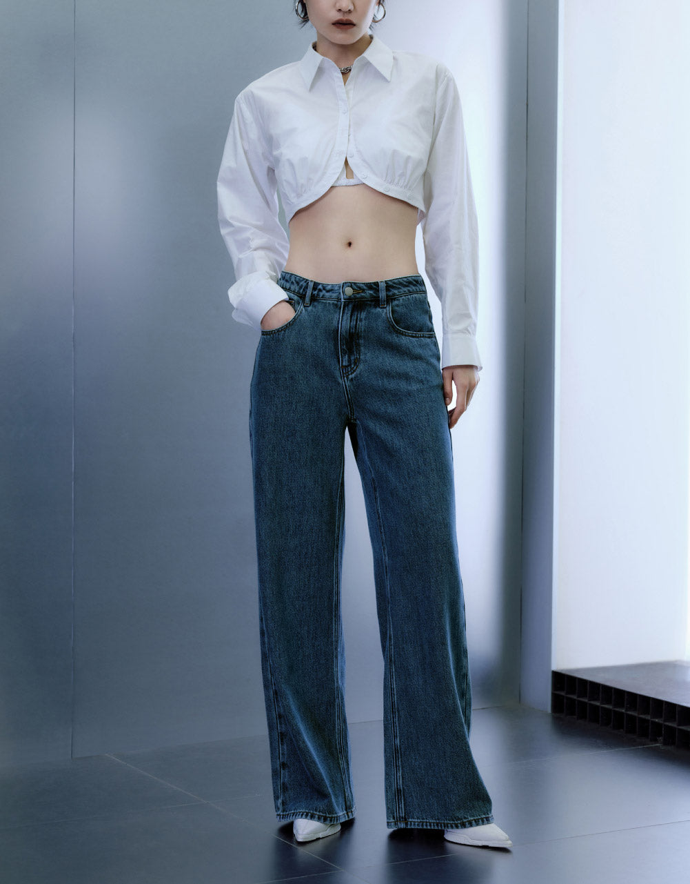 Wide-Leg Jeans