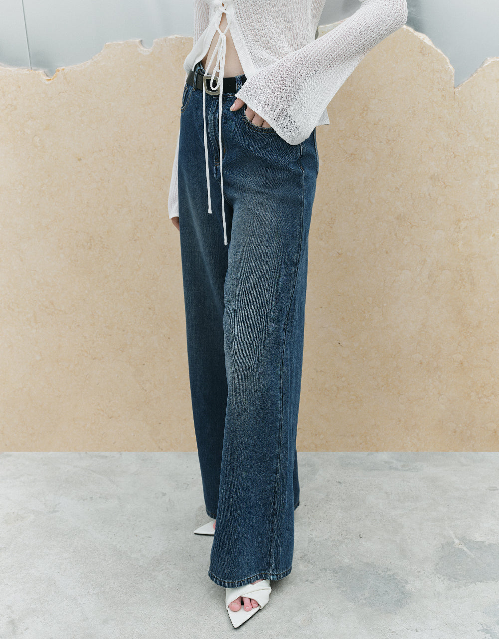 Mid-Waist Jeans With Belt