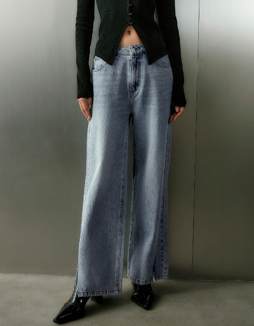 Wide-Leg Jeans