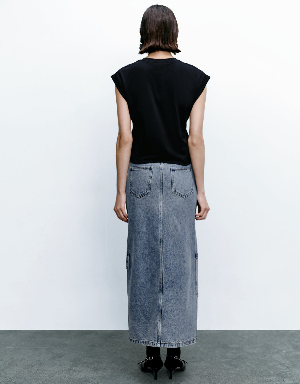 Multi-Pocket Midi Denim Skirt