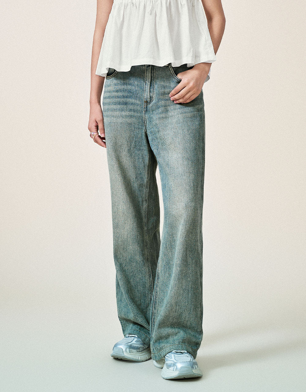 Wide-Leg Jeans