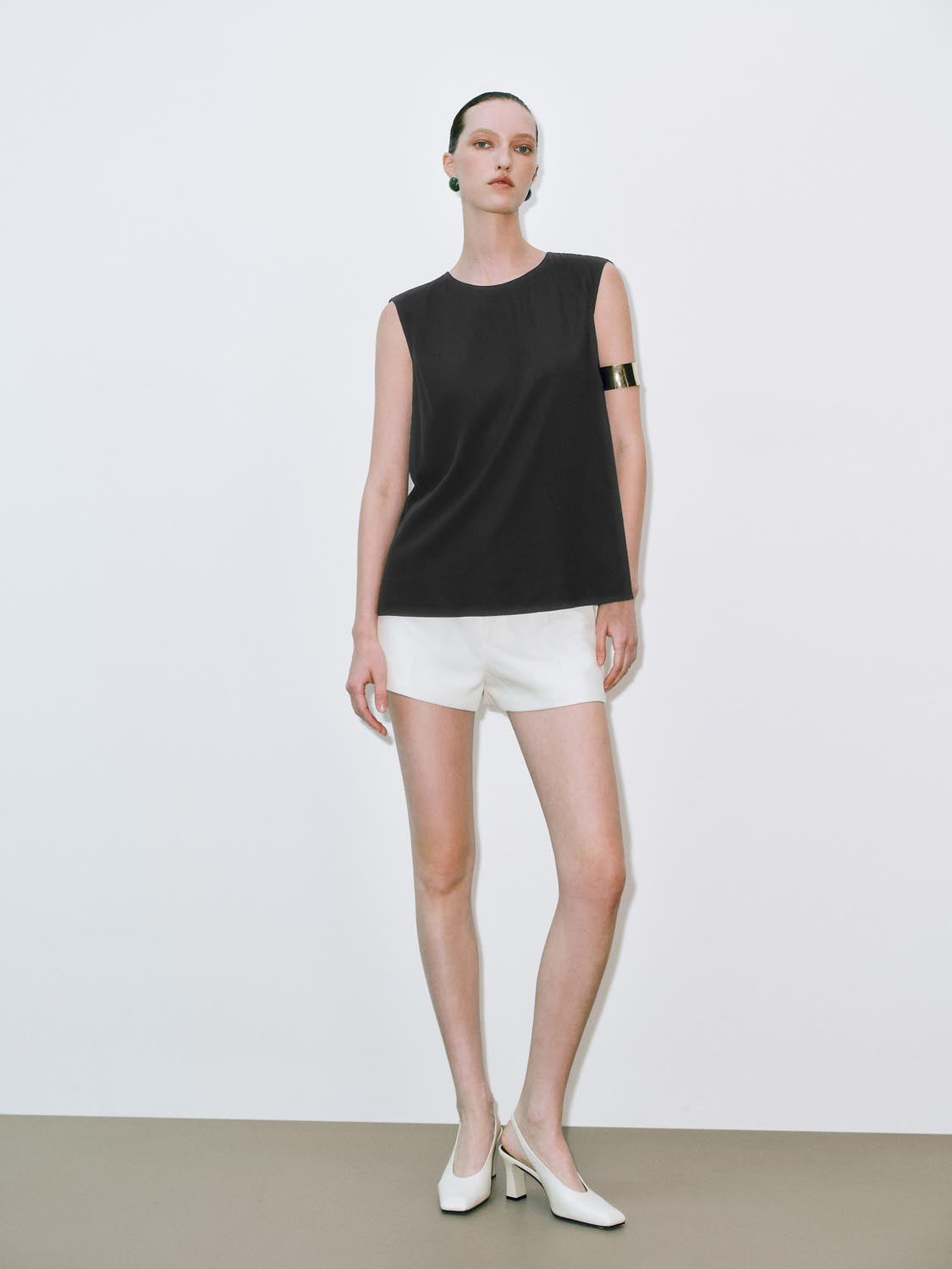 Overhead Sleeveless Shirts