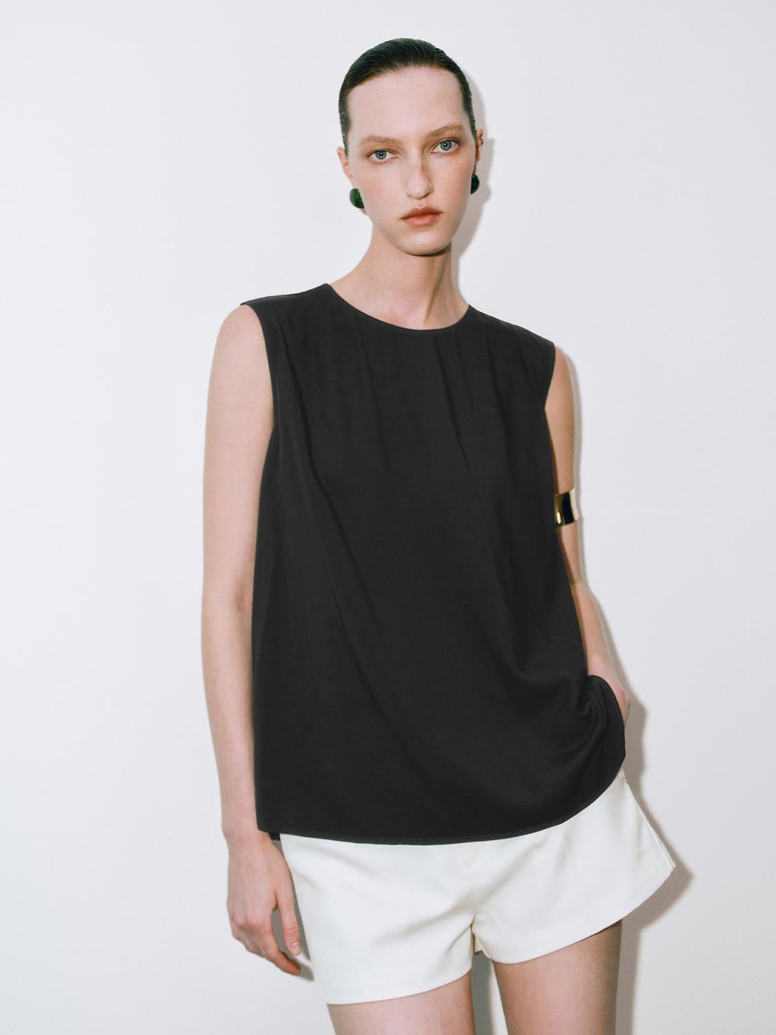 Overhead Sleeveless Shirts