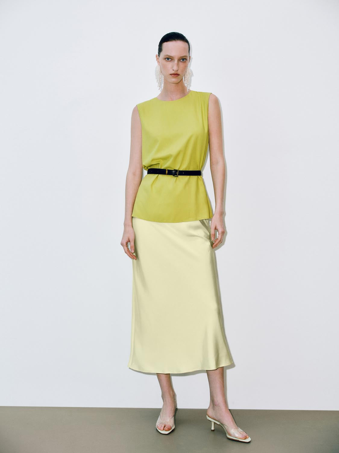 Overhead Sleeveless Shirts