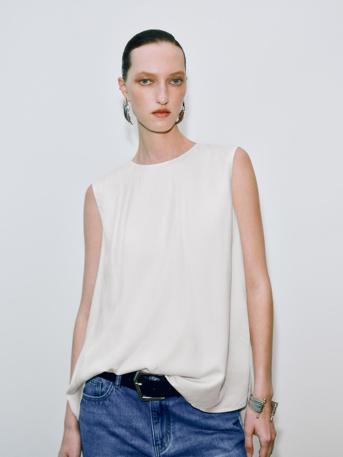 Overhead Sleeveless Shirts