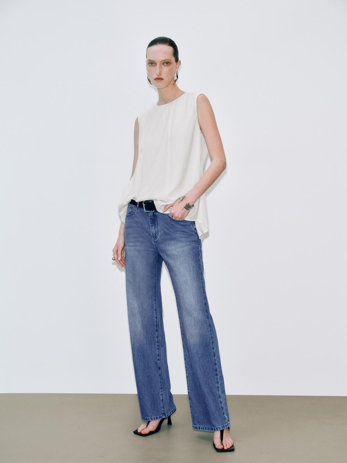 Overhead Sleeveless Shirts