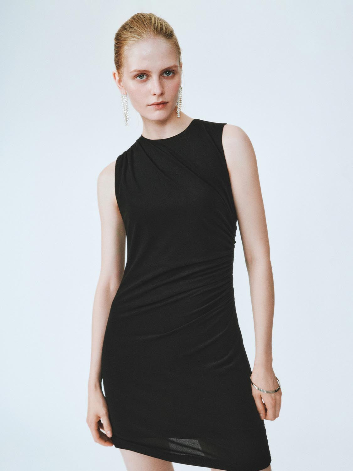 Sleeveless Skinny-Fit Mini Dresses