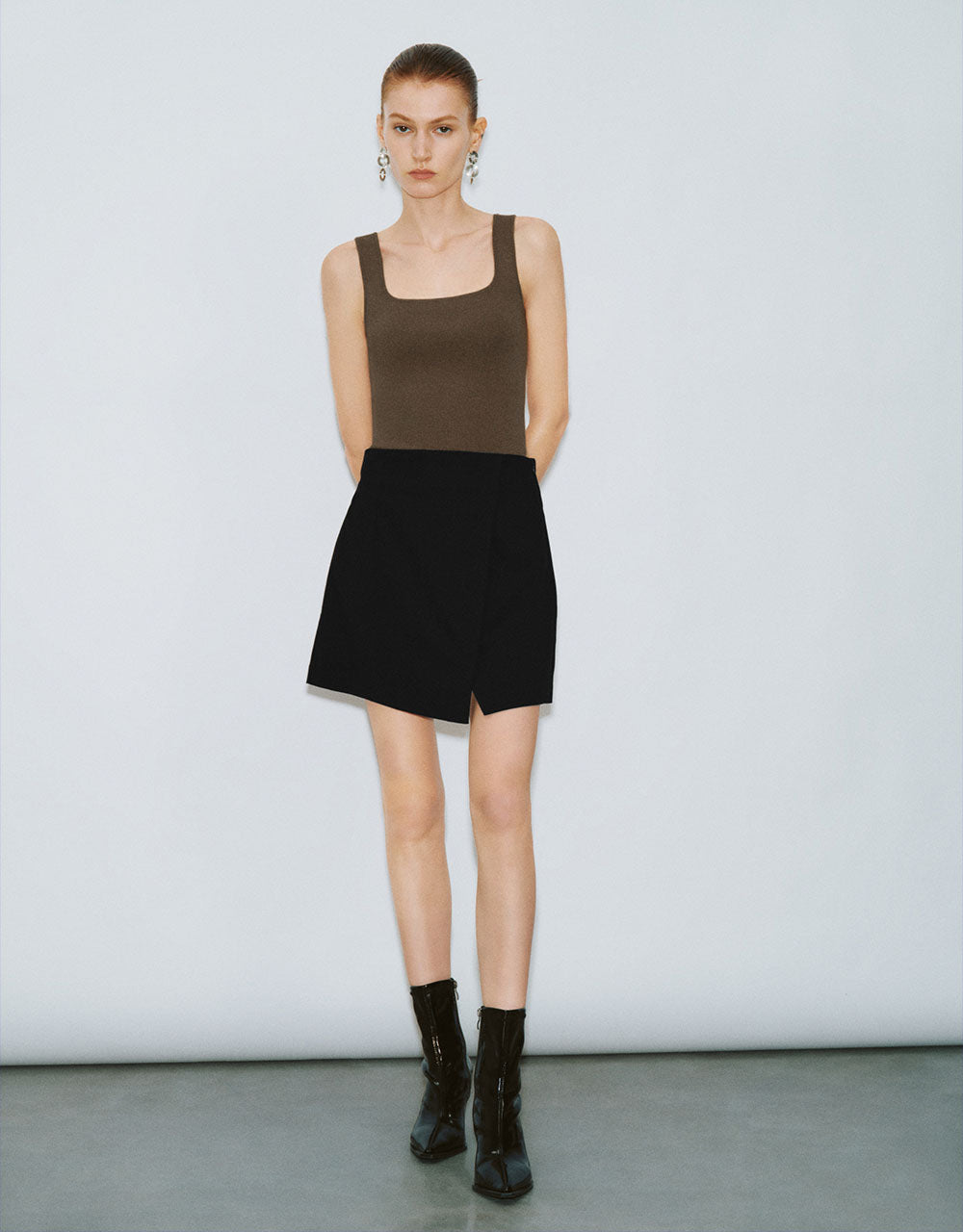 Square-cut Collar Knitted Tank Top