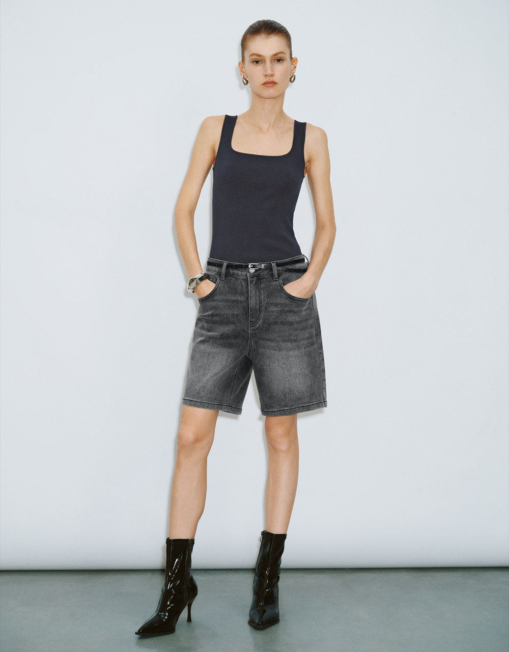 Square-cut Collar Knitted Tank Top