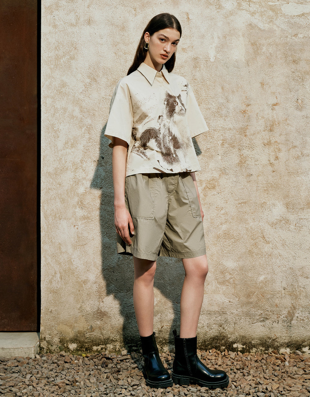 Drawstring Waist Loose Shorts