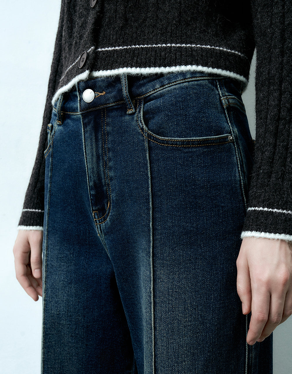 Wide-Leg Jeans