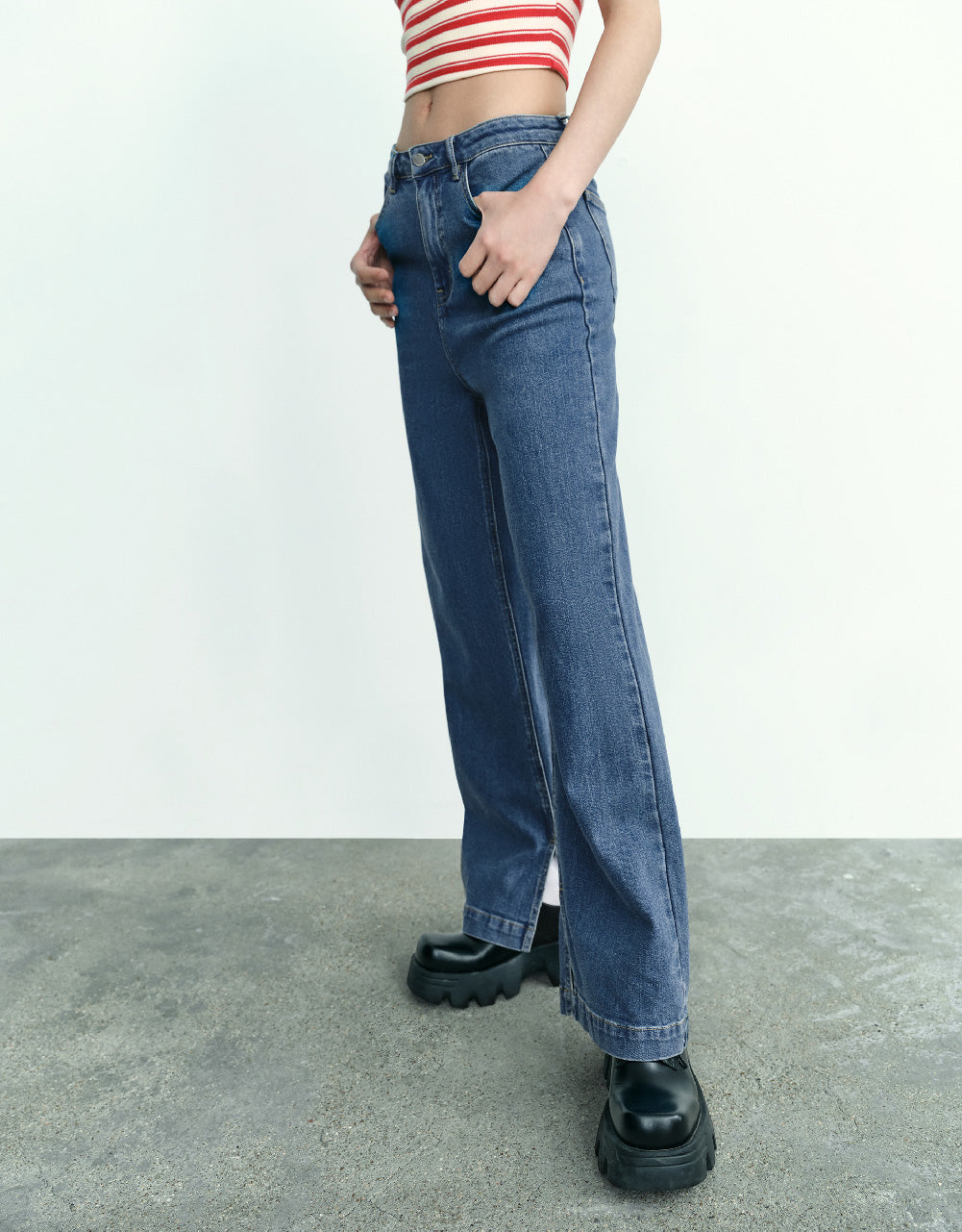 Thin Wide-Leg Jeans