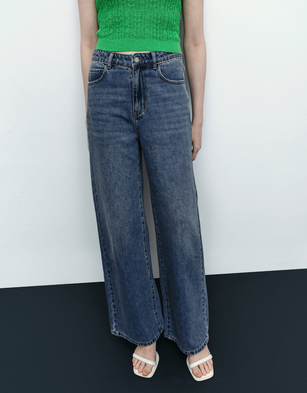 Mid-Waist Wide-Leg Jeans