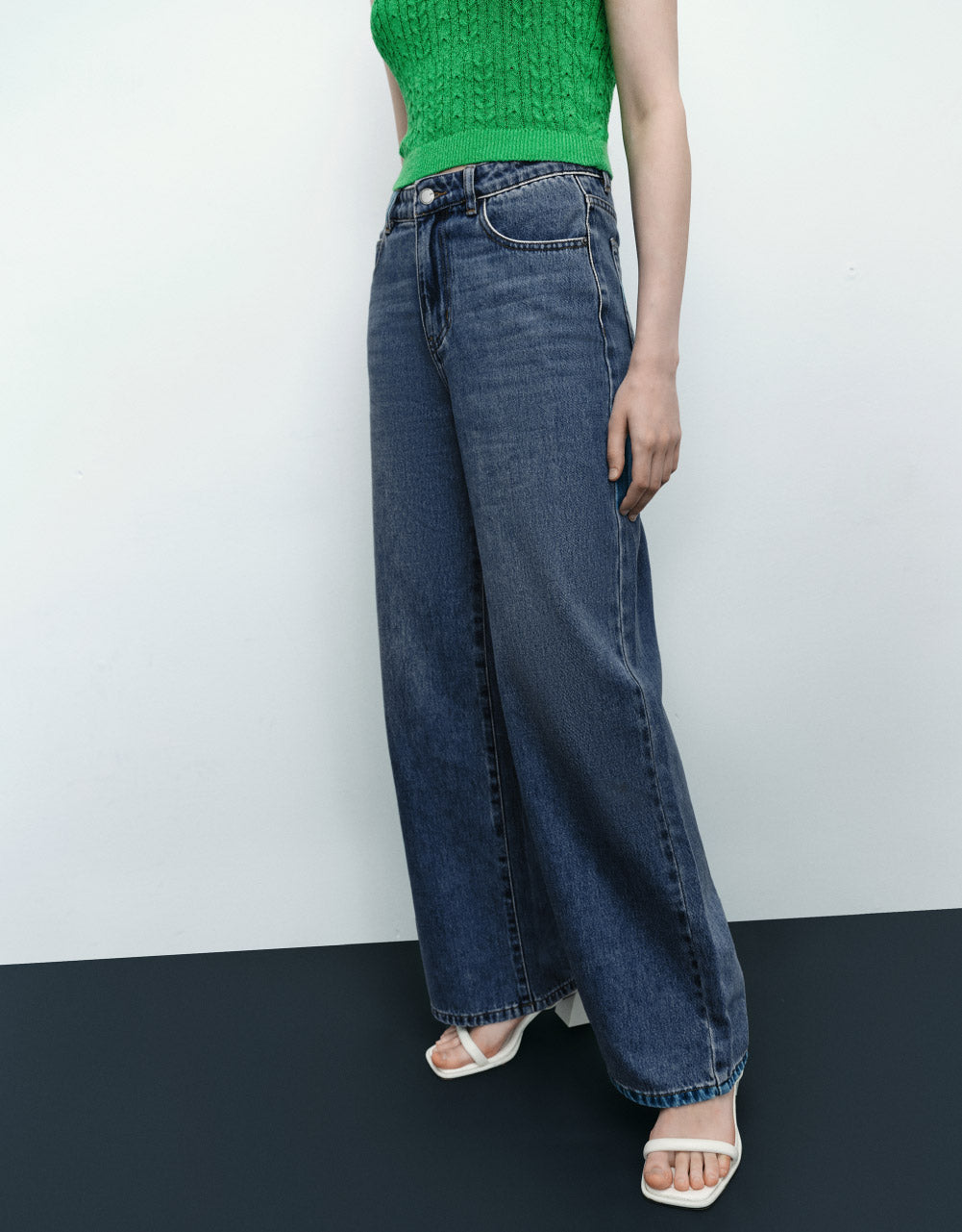 Mid-Waist Wide-Leg Jeans