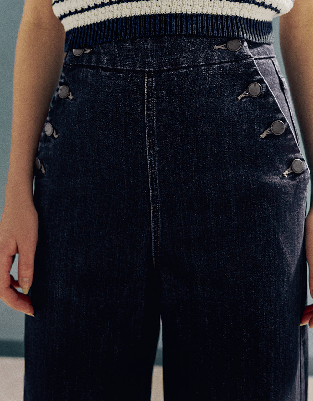 Button Décor Wide-Leg Jeans