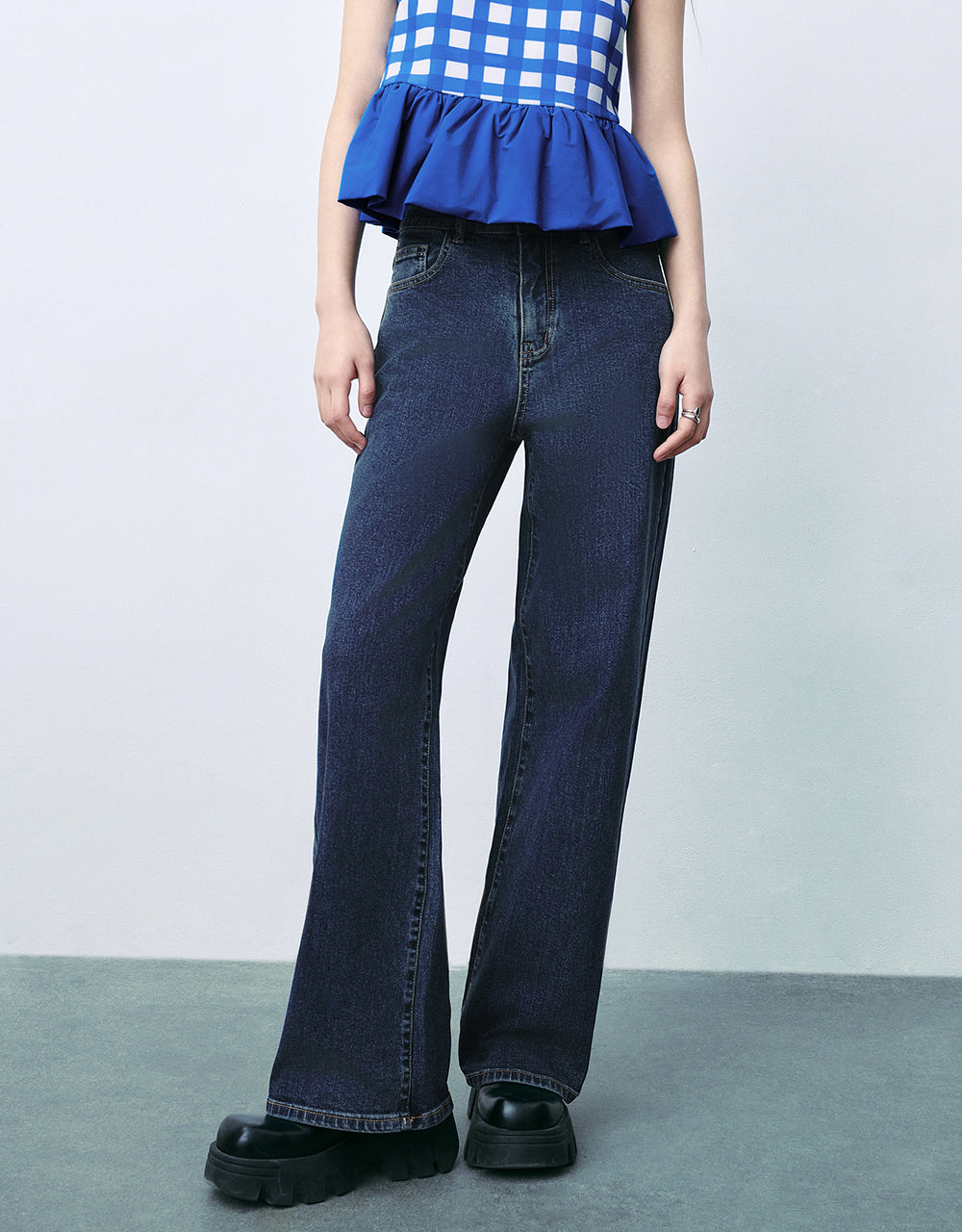 Wide-Leg Jeans