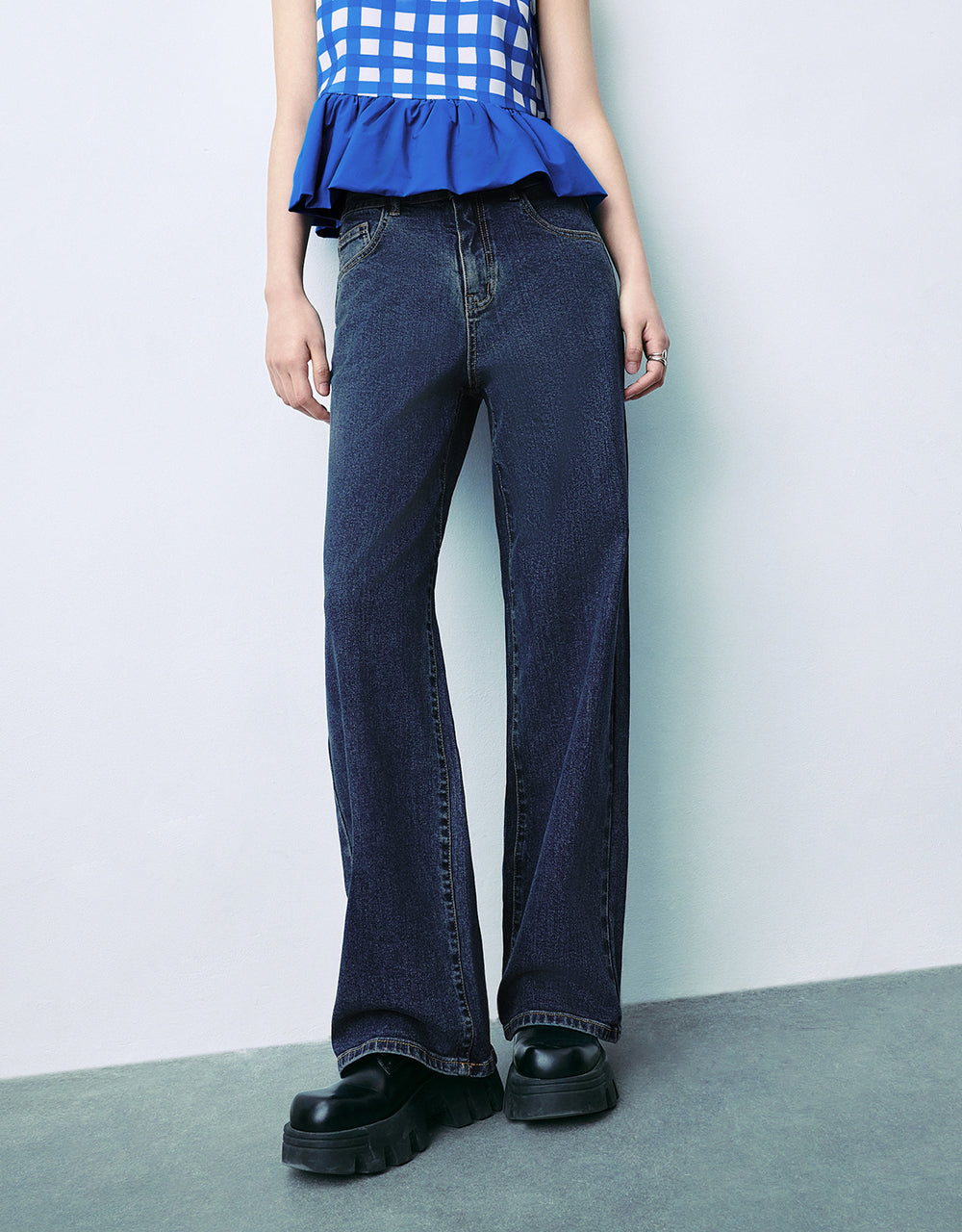Wide-Leg Jeans