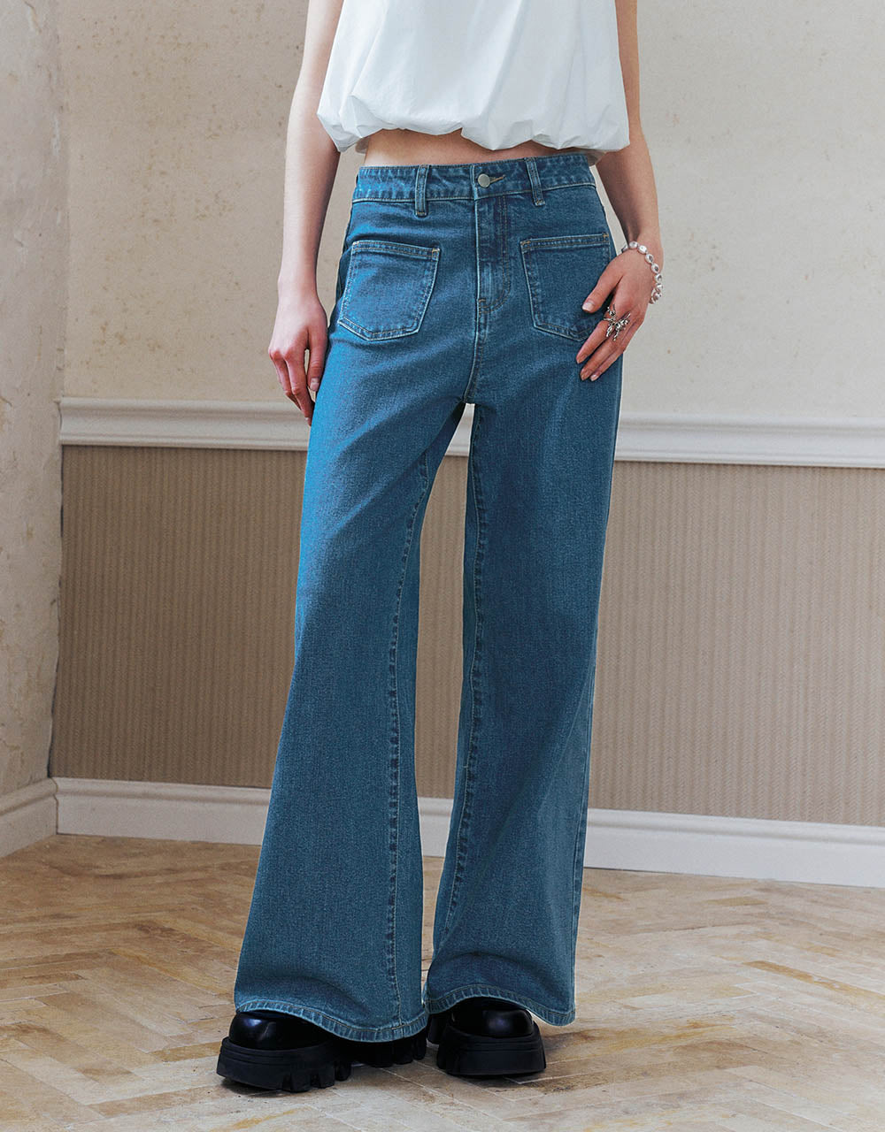 Front Pocket Wide-Leg Jeans