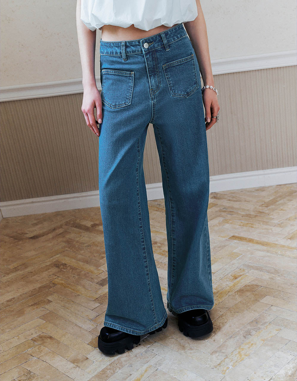 Front Pocket Wide-Leg Jeans