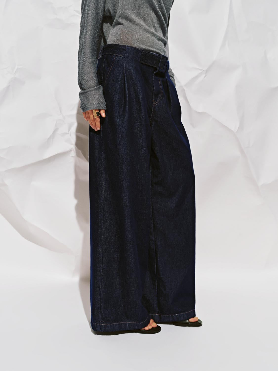 Pleated Wide Leg Jeans
