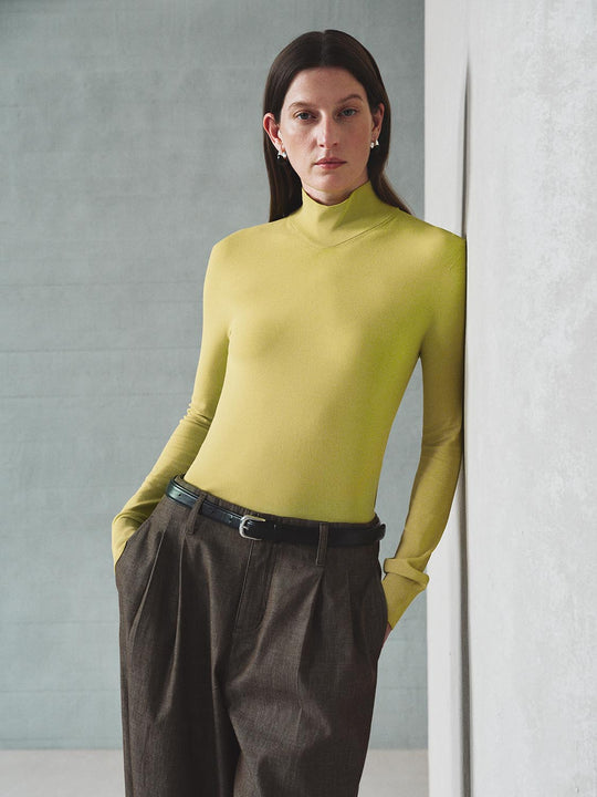Fitted Stretch Mock Neck Long Sleeve Knit Top