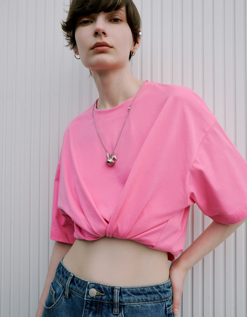 Crew Neck Loose T-Shirt With Necklace