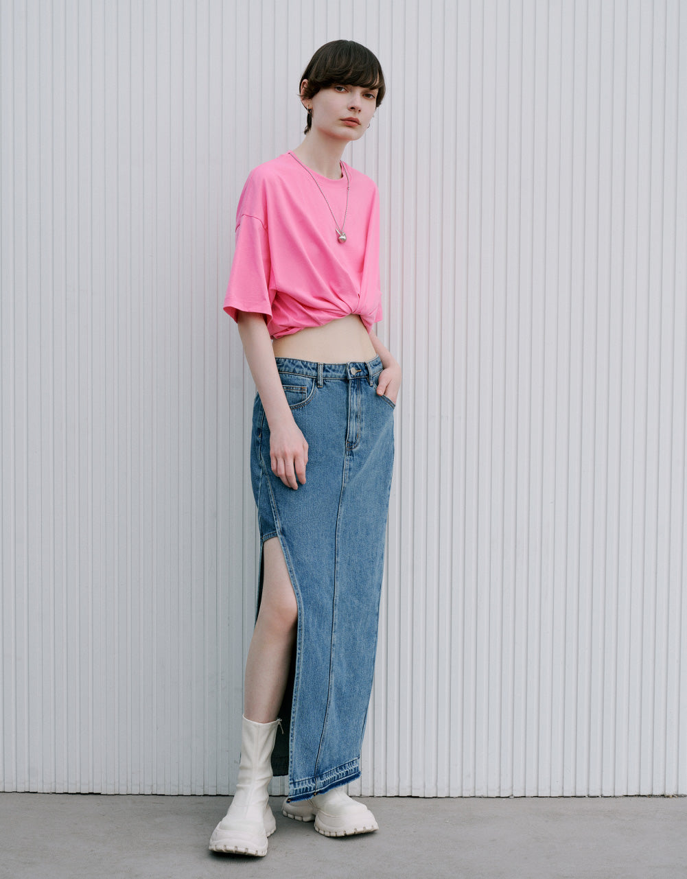 Crew Neck Loose T-Shirt With Necklace