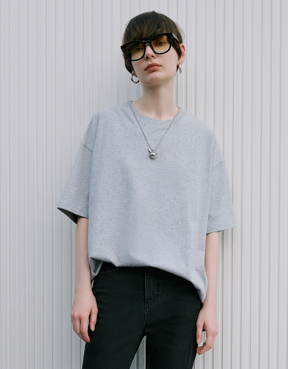 Crew Neck Loose T-Shirt With Necklace