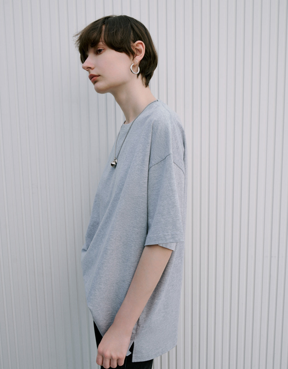 Crew Neck Loose T-Shirt With Necklace