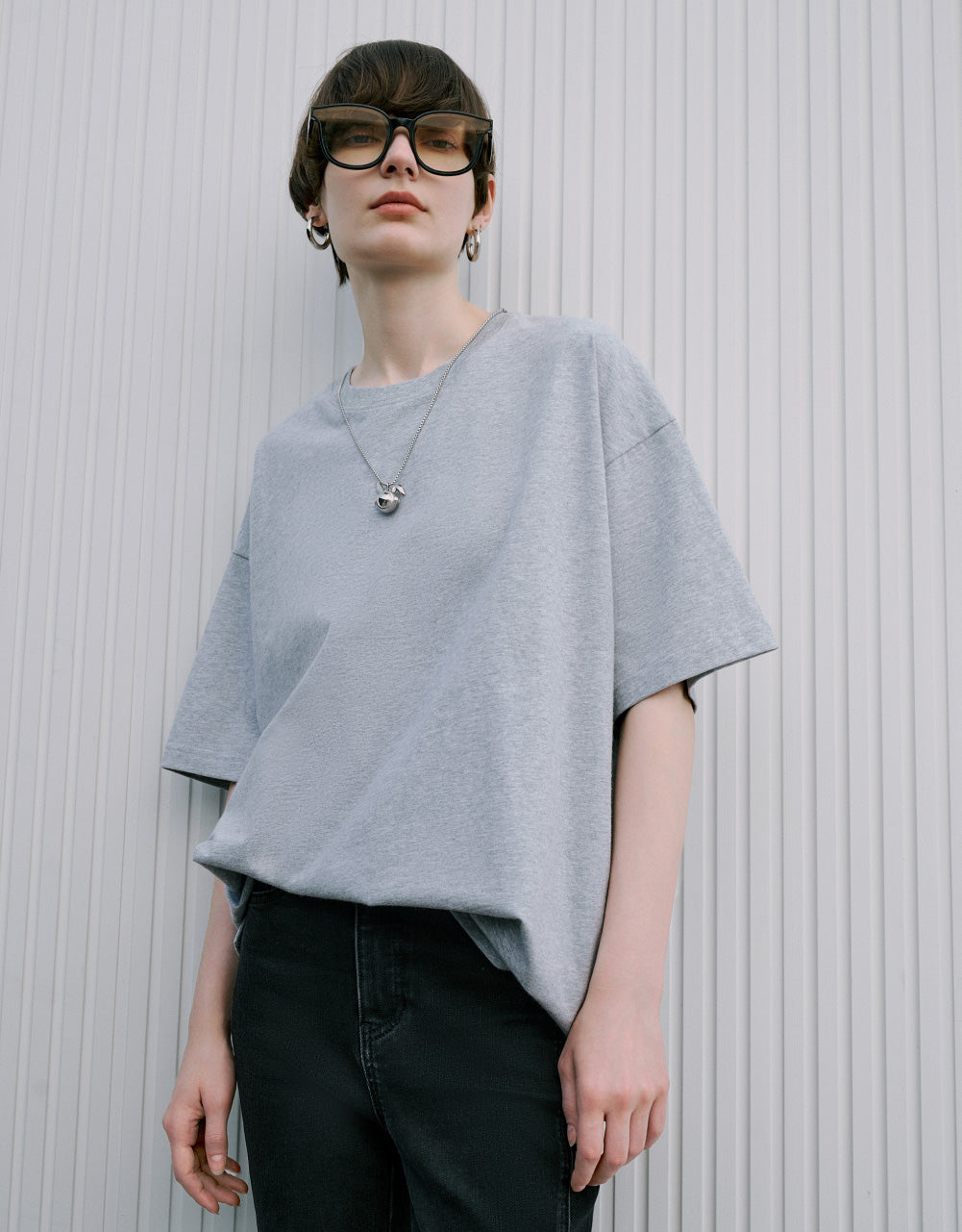 Crew Neck Loose T-Shirt With Necklace