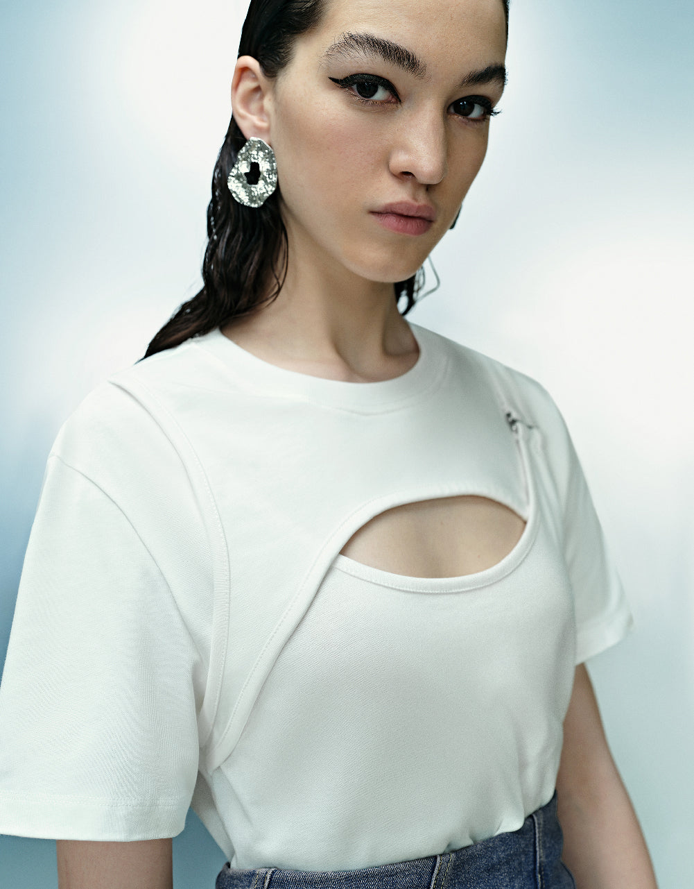 Cut-Out Crew Neck Loose T-Shirt