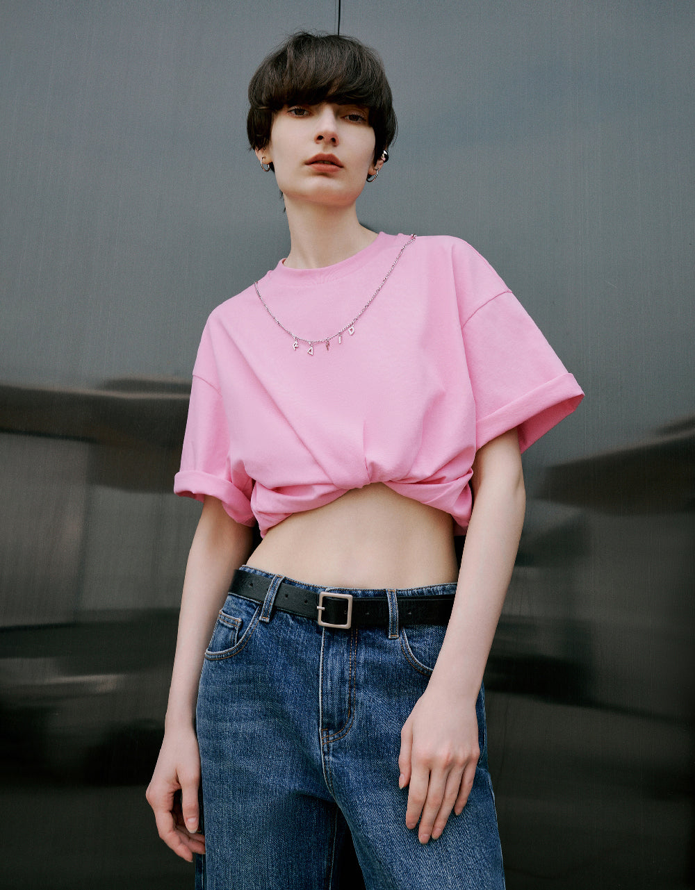 Drop Shoulder Sleeve T-Shirt With Necklace