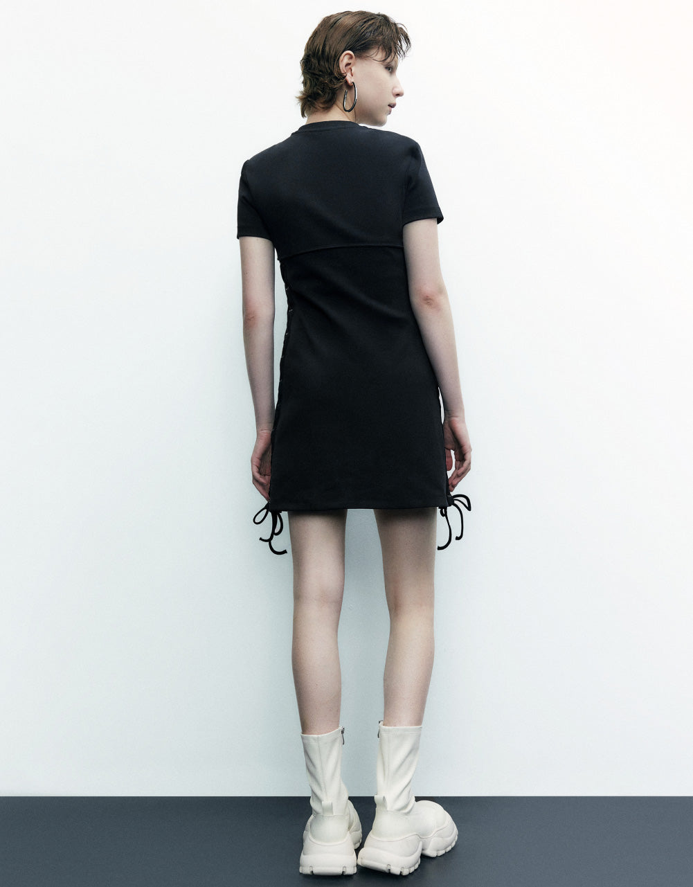 Standard Sleeve Crew Neck Skinny-Fit Dress