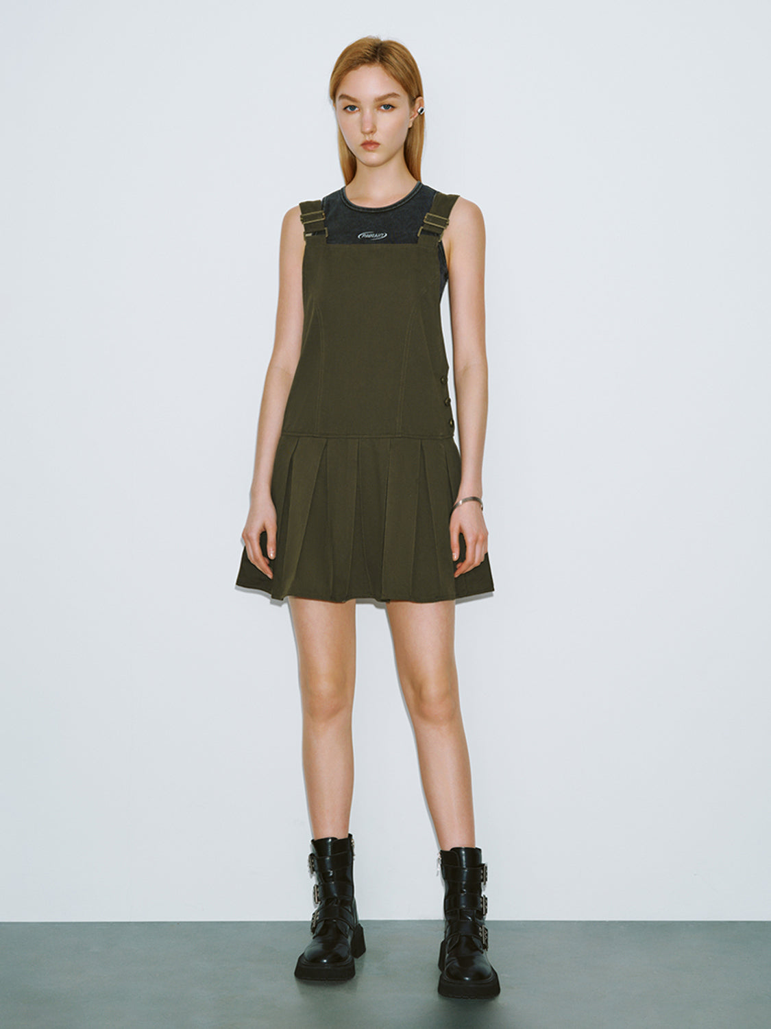 Sleeveless Square-cut Collar Pleated A-Line Dress