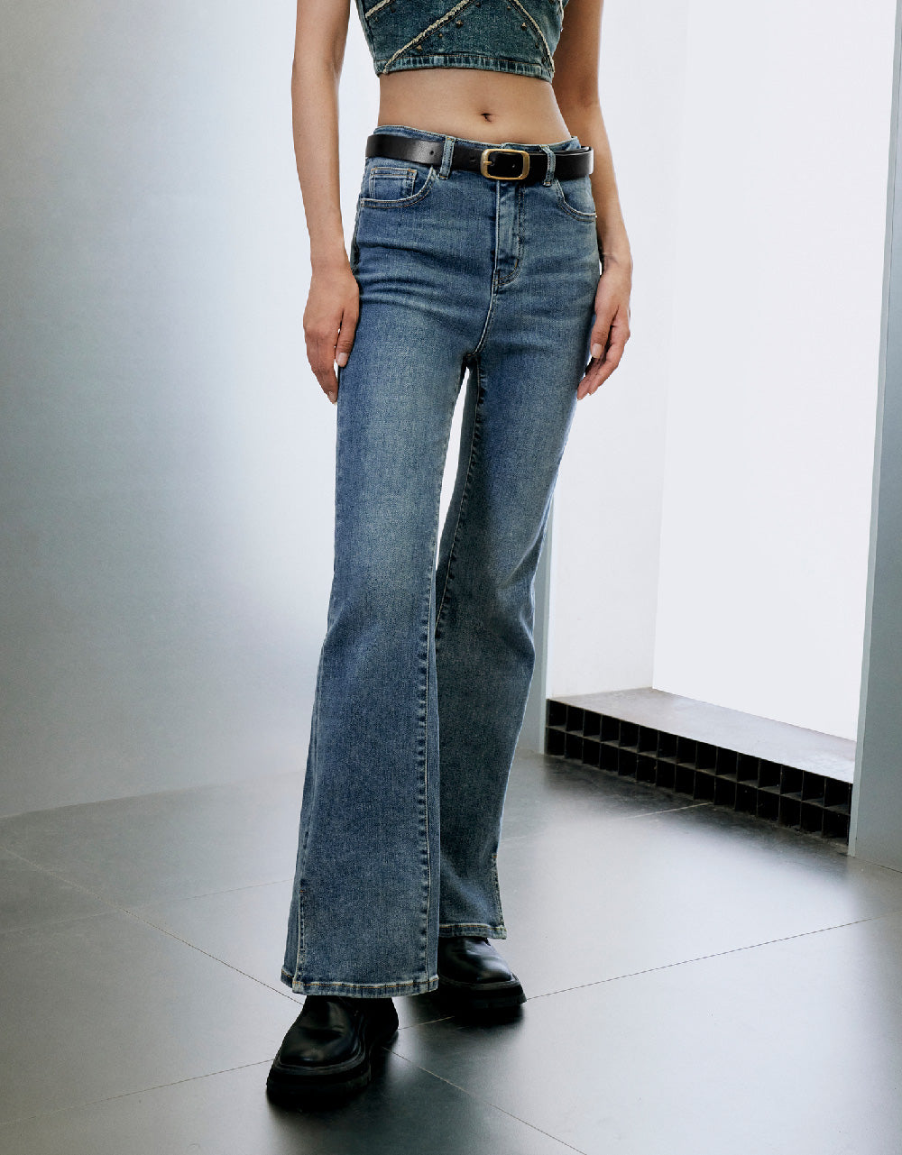 Split Hem Flare Jeans With Belt