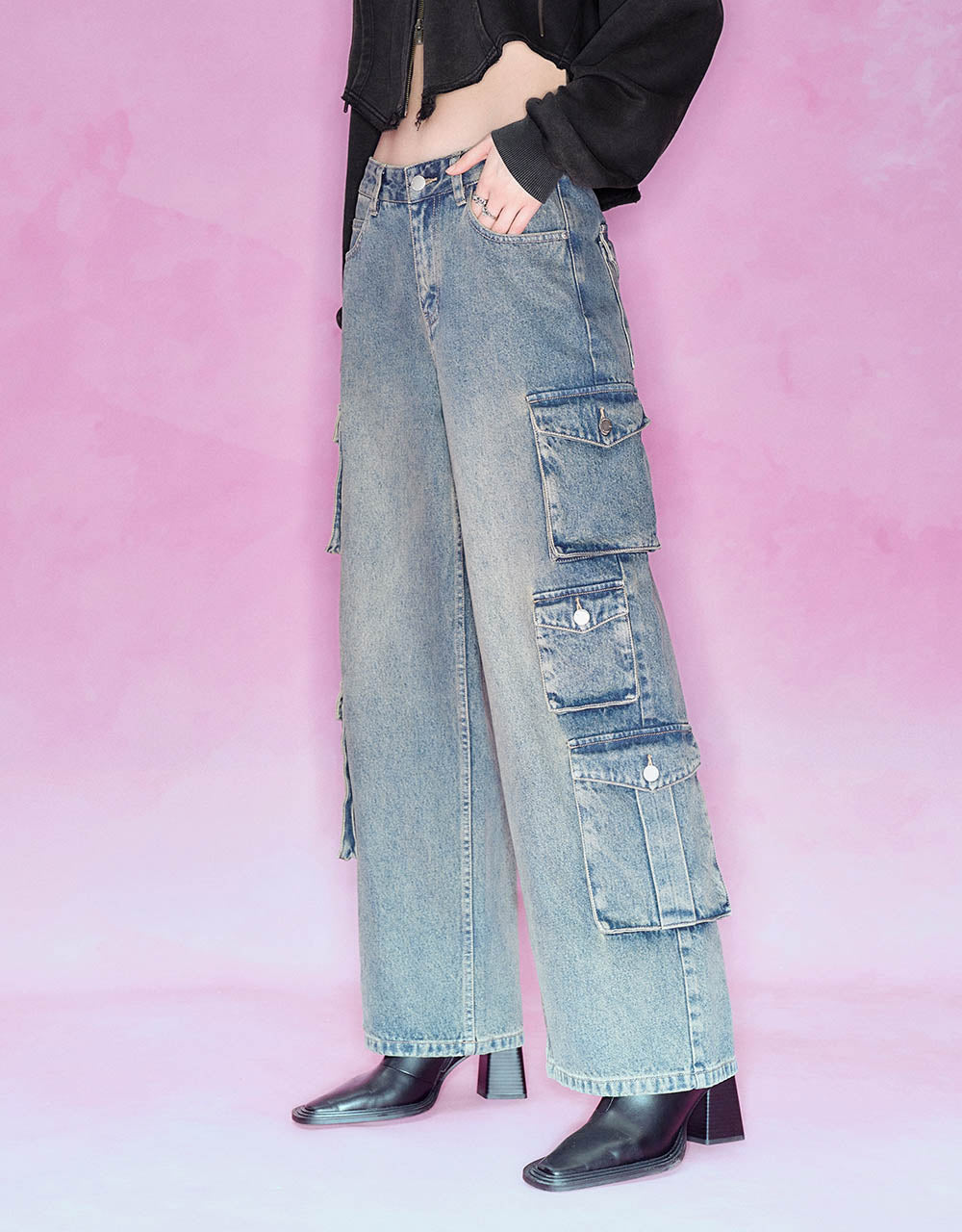 Multi-Pocket Wide-Leg Jeans