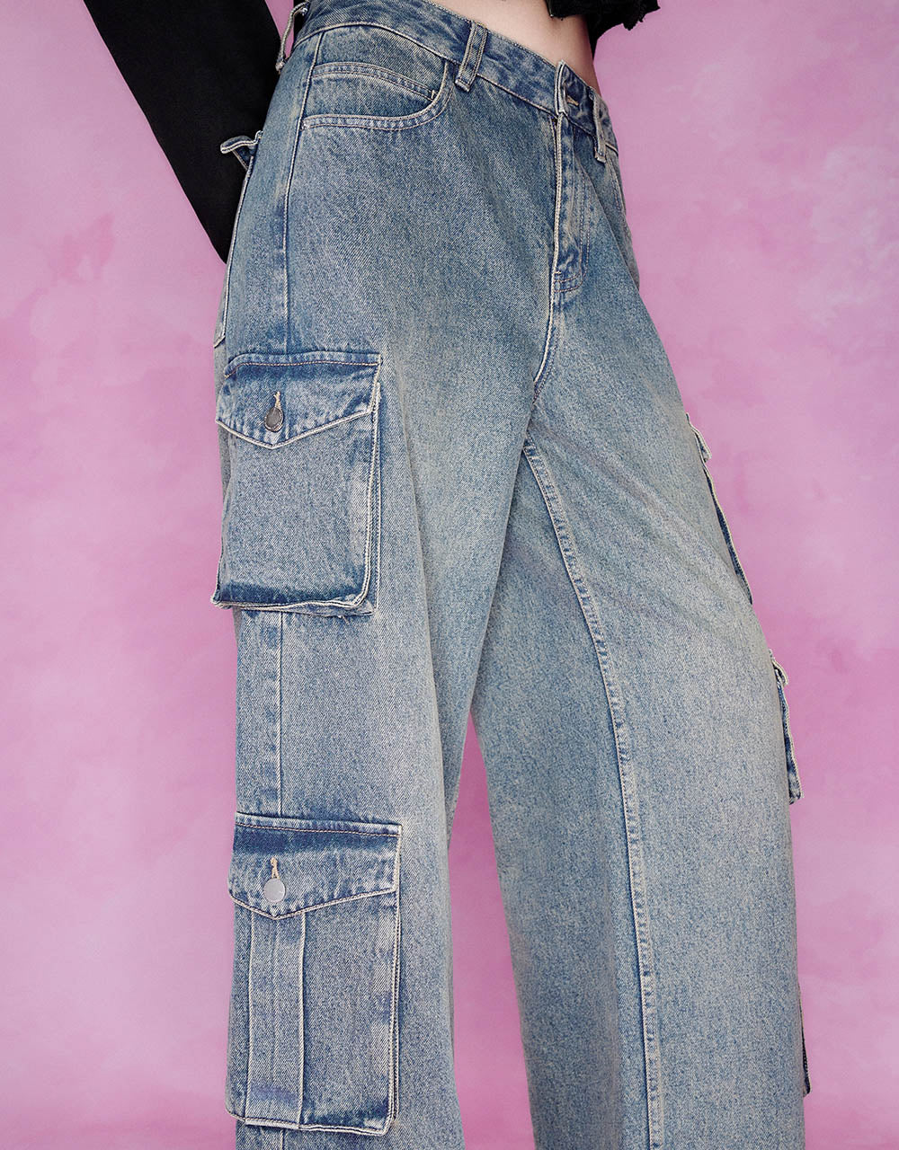 Multi-Pocket Wide-Leg Jeans