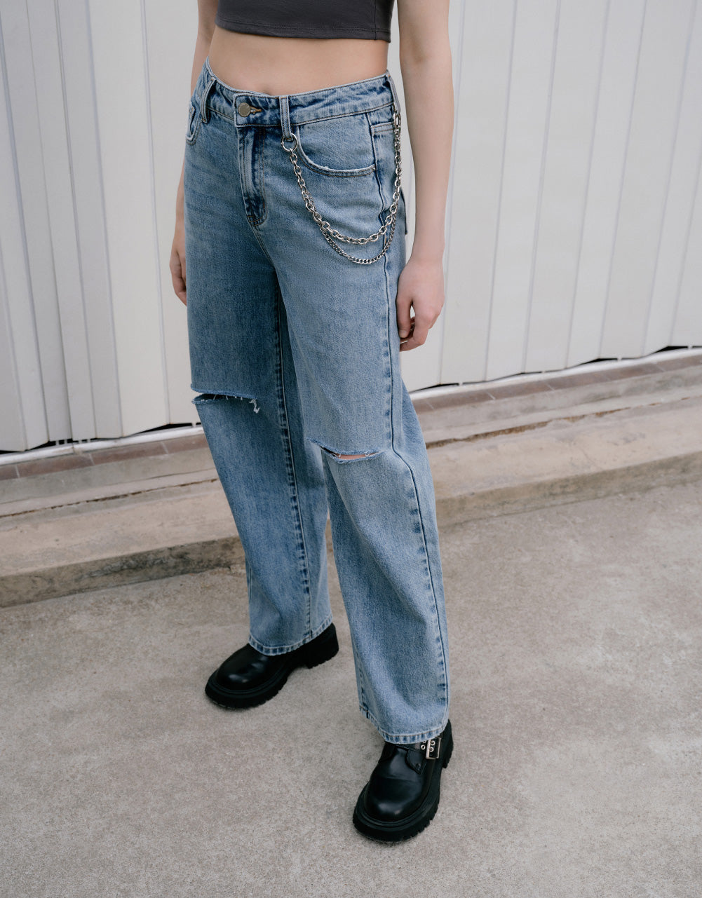 Ripped Jeans With Chain