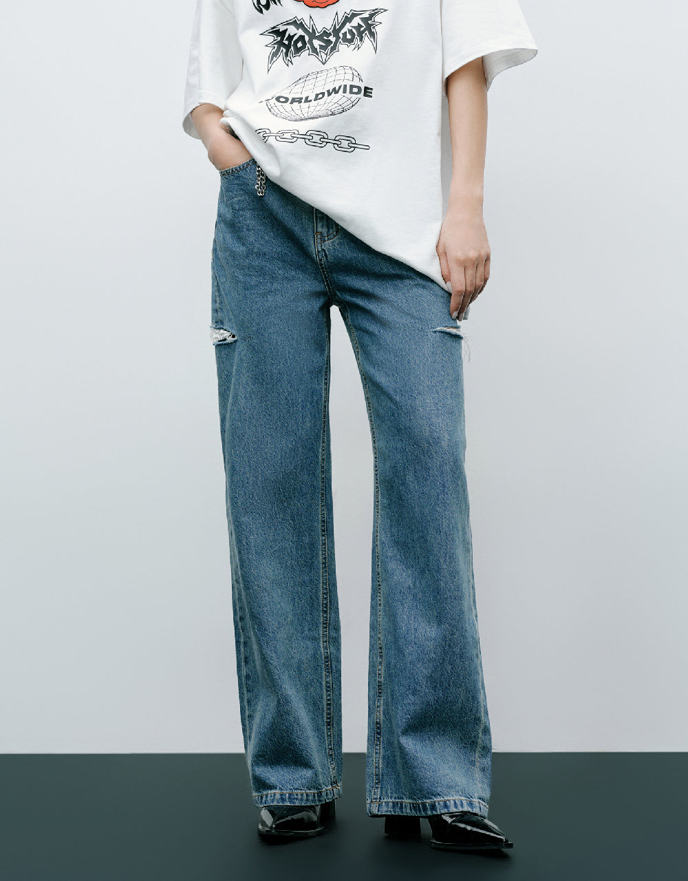 Cut-Out Straight Jeans With Belt