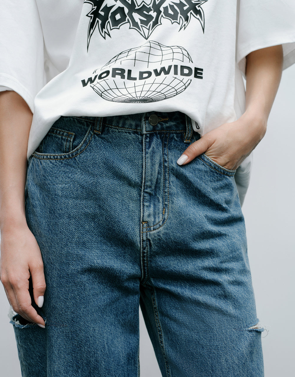 Cut-Out Straight Jeans With Belt
