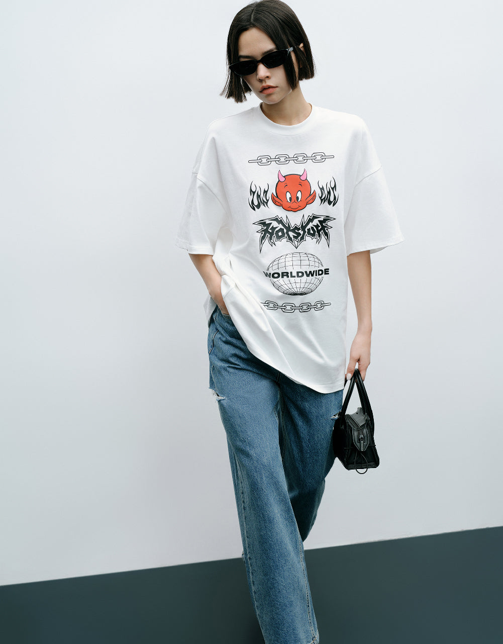 Cut-Out Straight Jeans With Belt