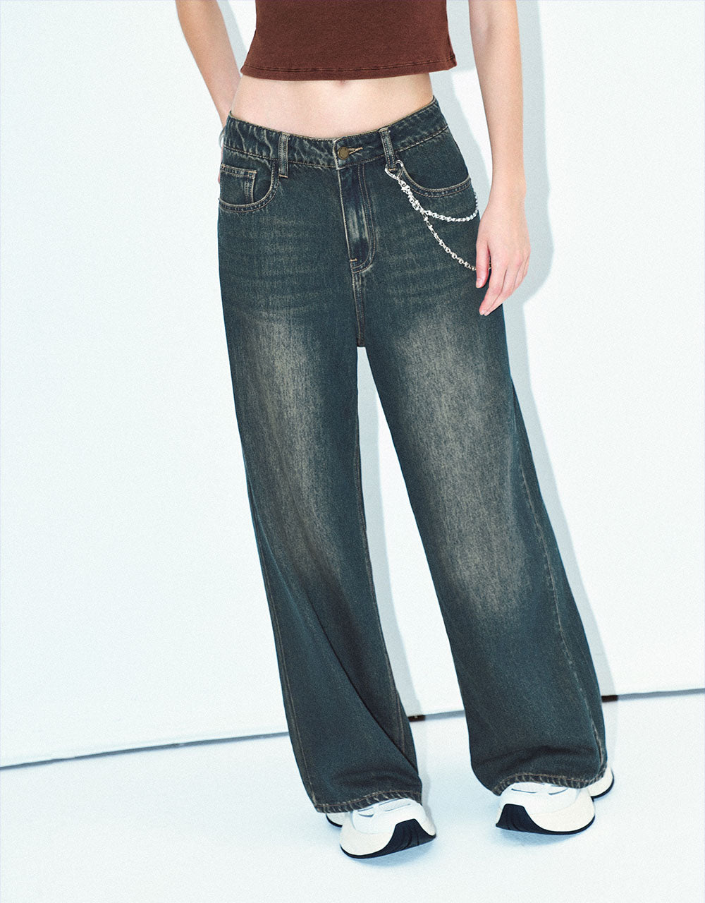 Straight Jeans With Chain