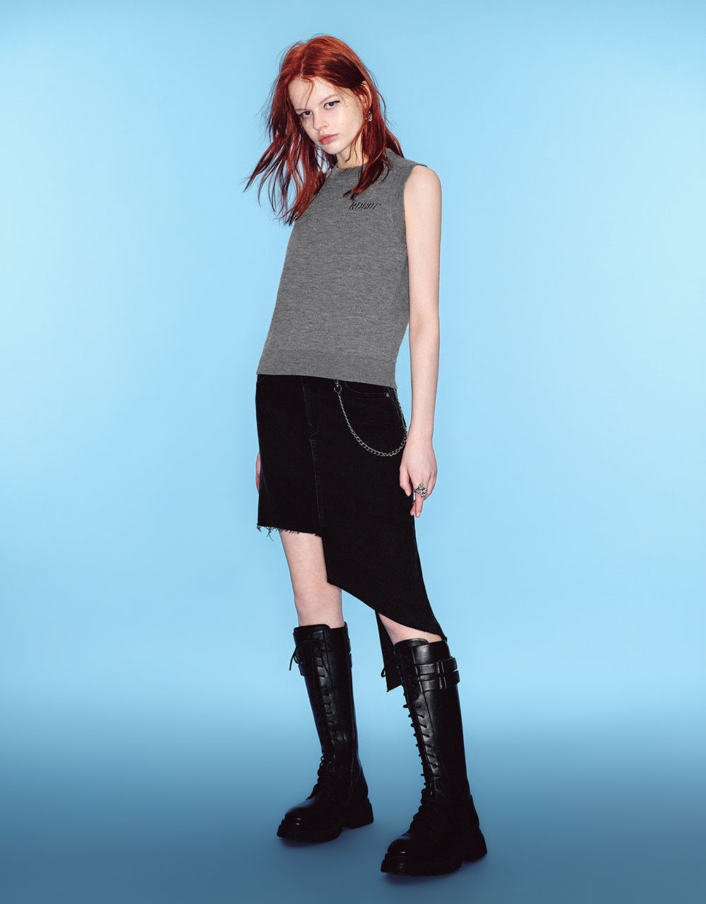 Letter Embroidered Crew Neck Knitted Vest