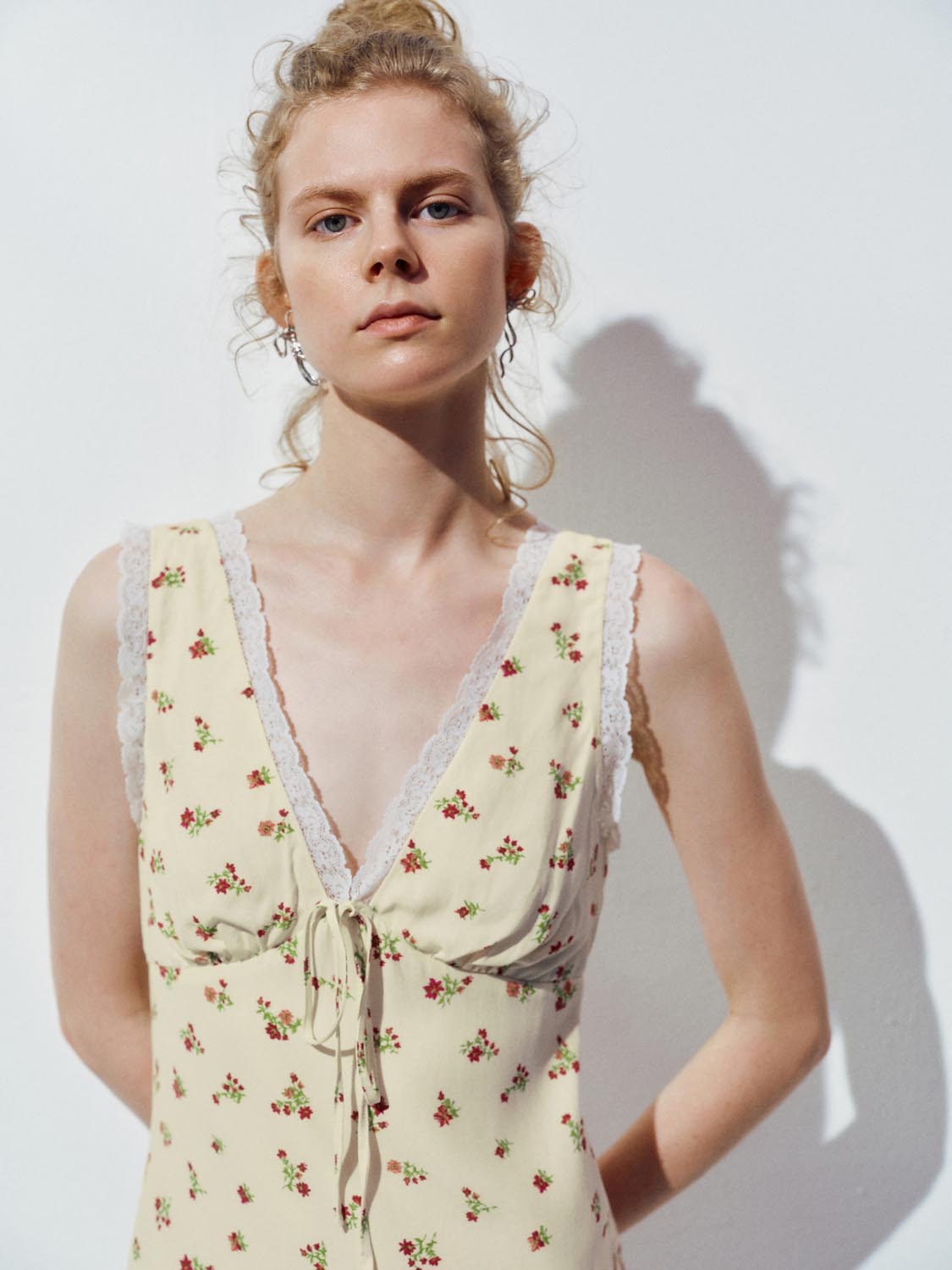 V-Neck Sleeveless Floral Mini Dresses