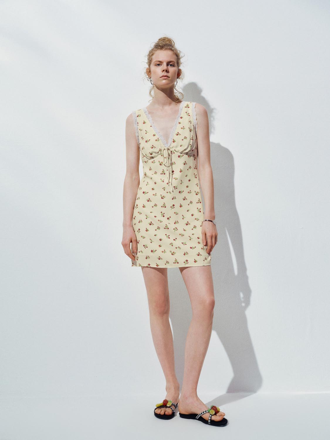 V-Neck Sleeveless Floral Mini Dresses